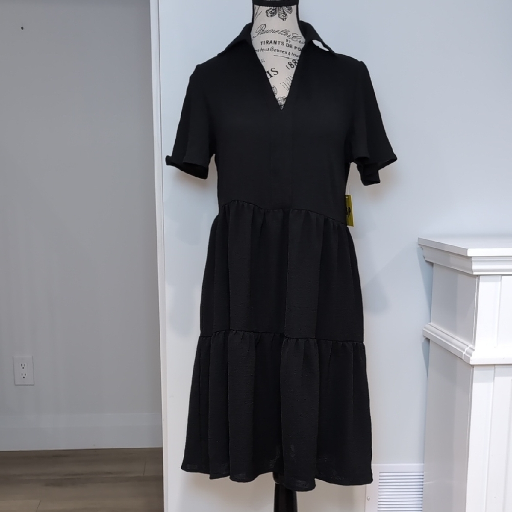 TAHARI | Women's Black Short Flutter Sleeved V-Neck Tiered Midi Dress